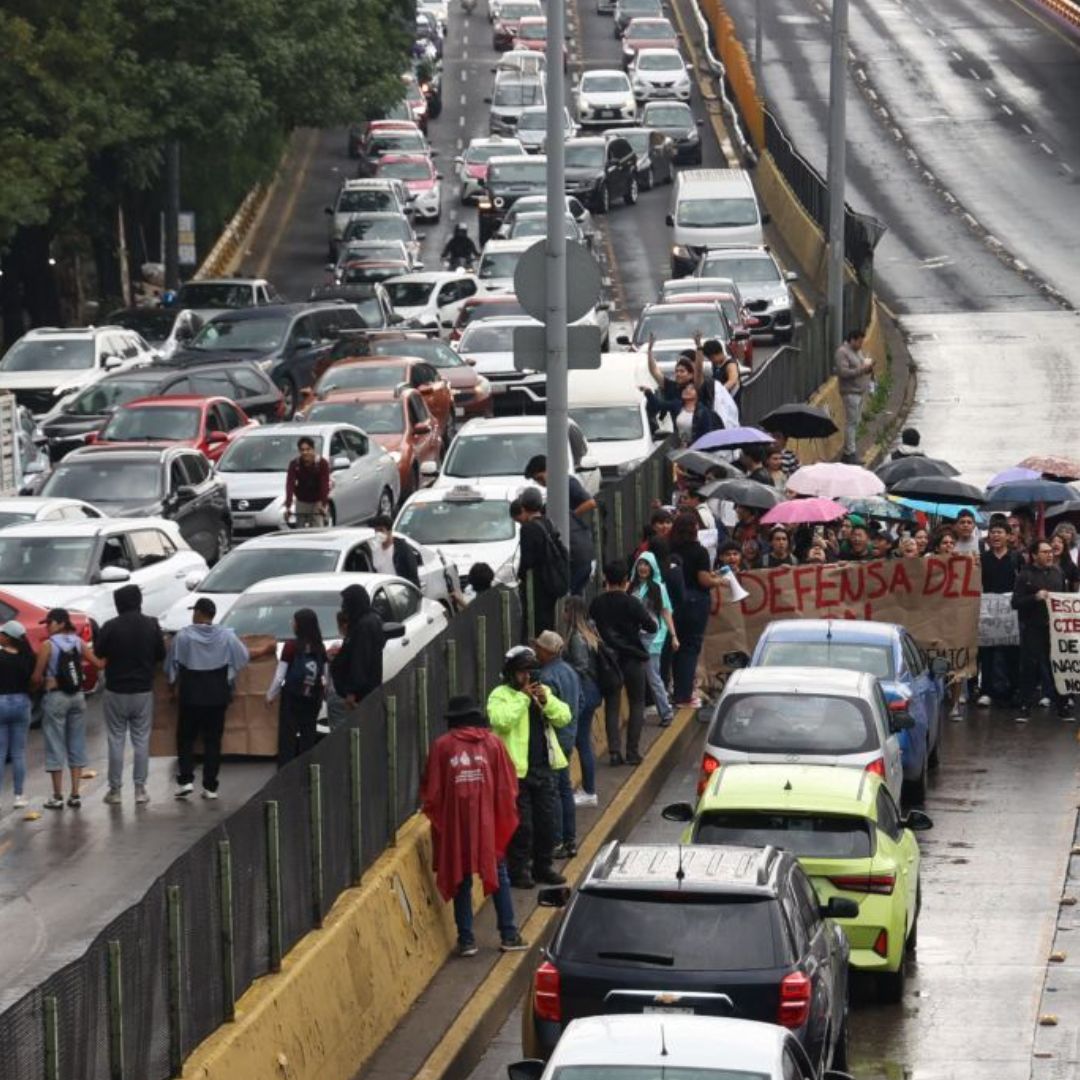Bloqueo en Circuito Interior en la Ciudad de México.